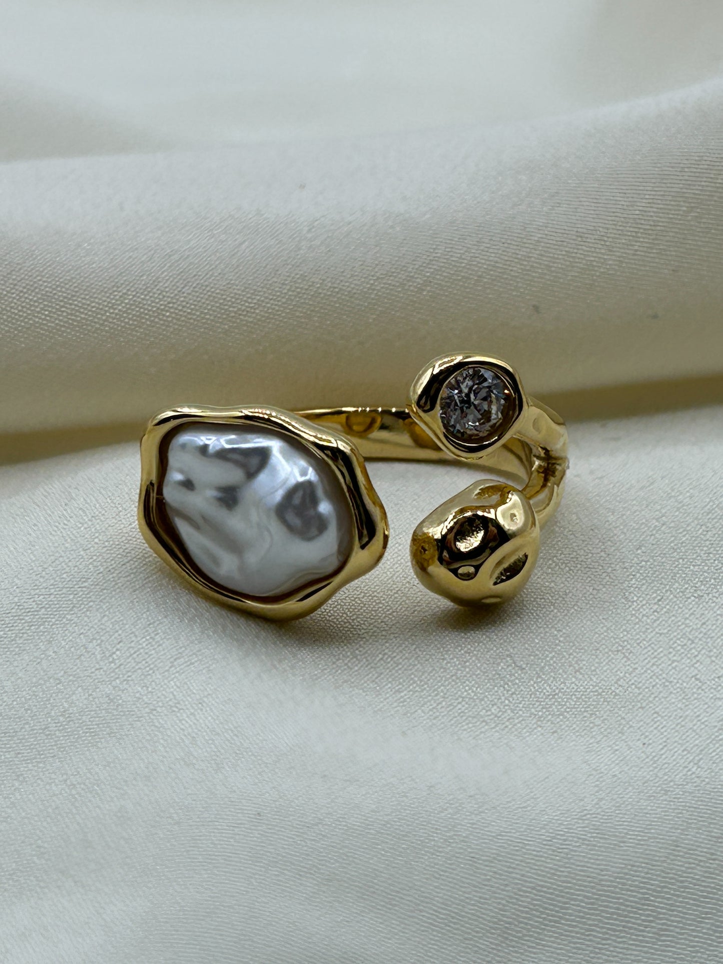 White Triple Ring Gold